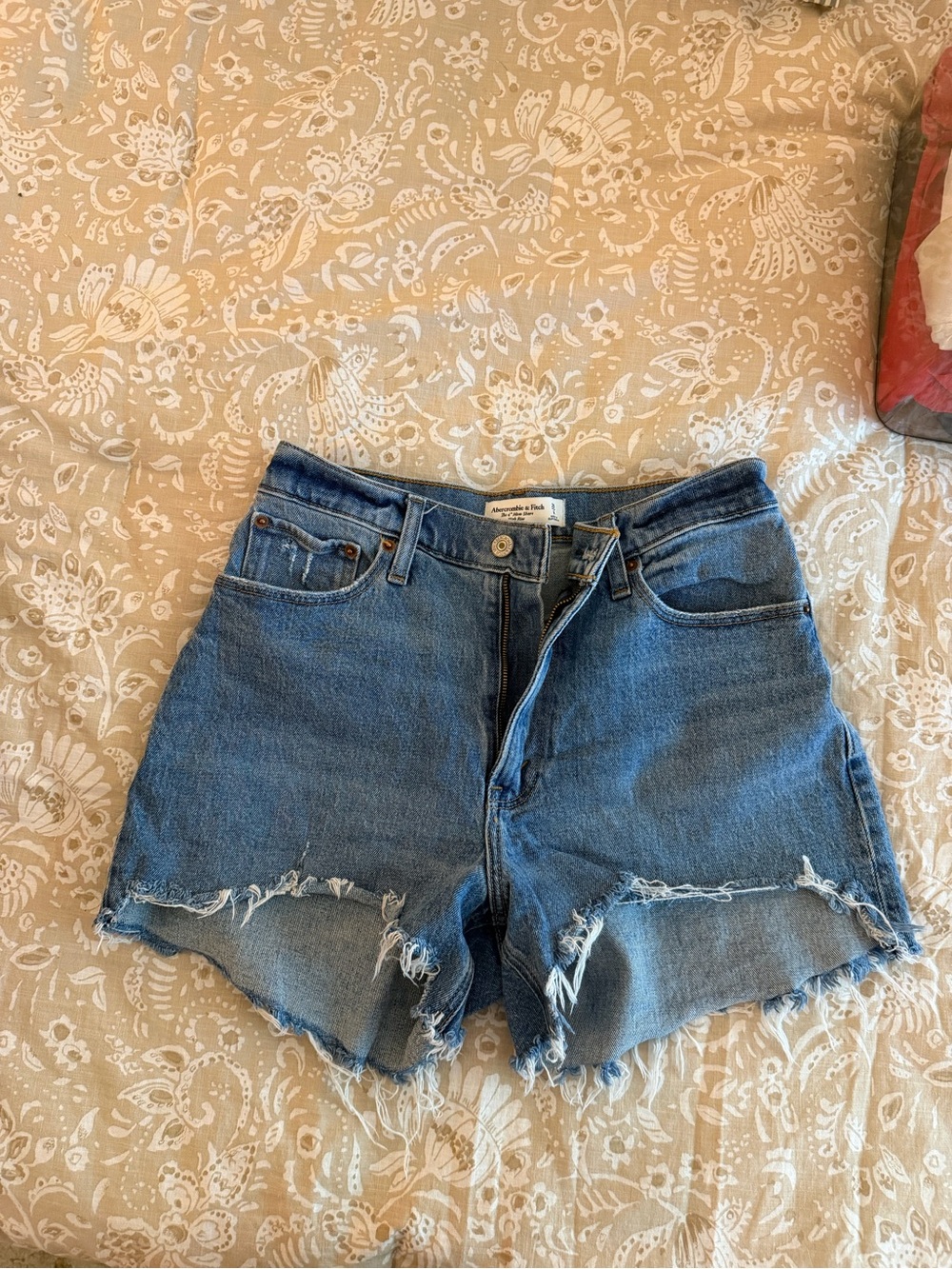 Abercrombie 4” Mom Short High Rise Curve Love